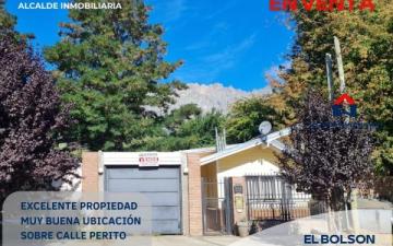 Propiedad con 2 casas - sobre calle asfaltada- El Bolsón